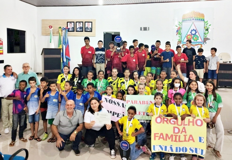 Sessão tem homenagem a atletas mirins e Comissão Técnica. Delegação participou de grande competição em Sorriso-MT