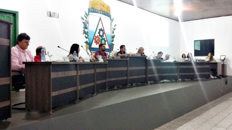 Vereadores encaminham para análise projetos de reestruturação de carreira dos servidores