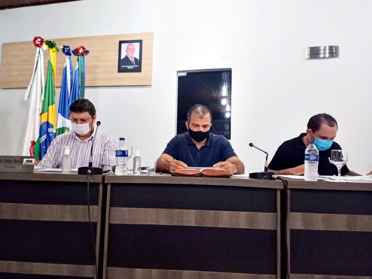Vereadores pedem novos veículos para secretarias e PM em União do Sul
