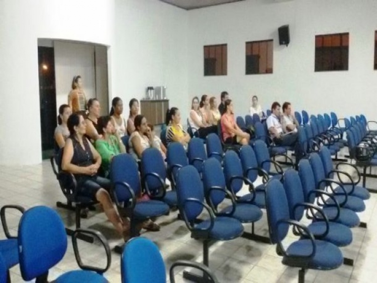 Vereadores aprovam projeto que reajusta sal&aacute;rio dos professores municipais